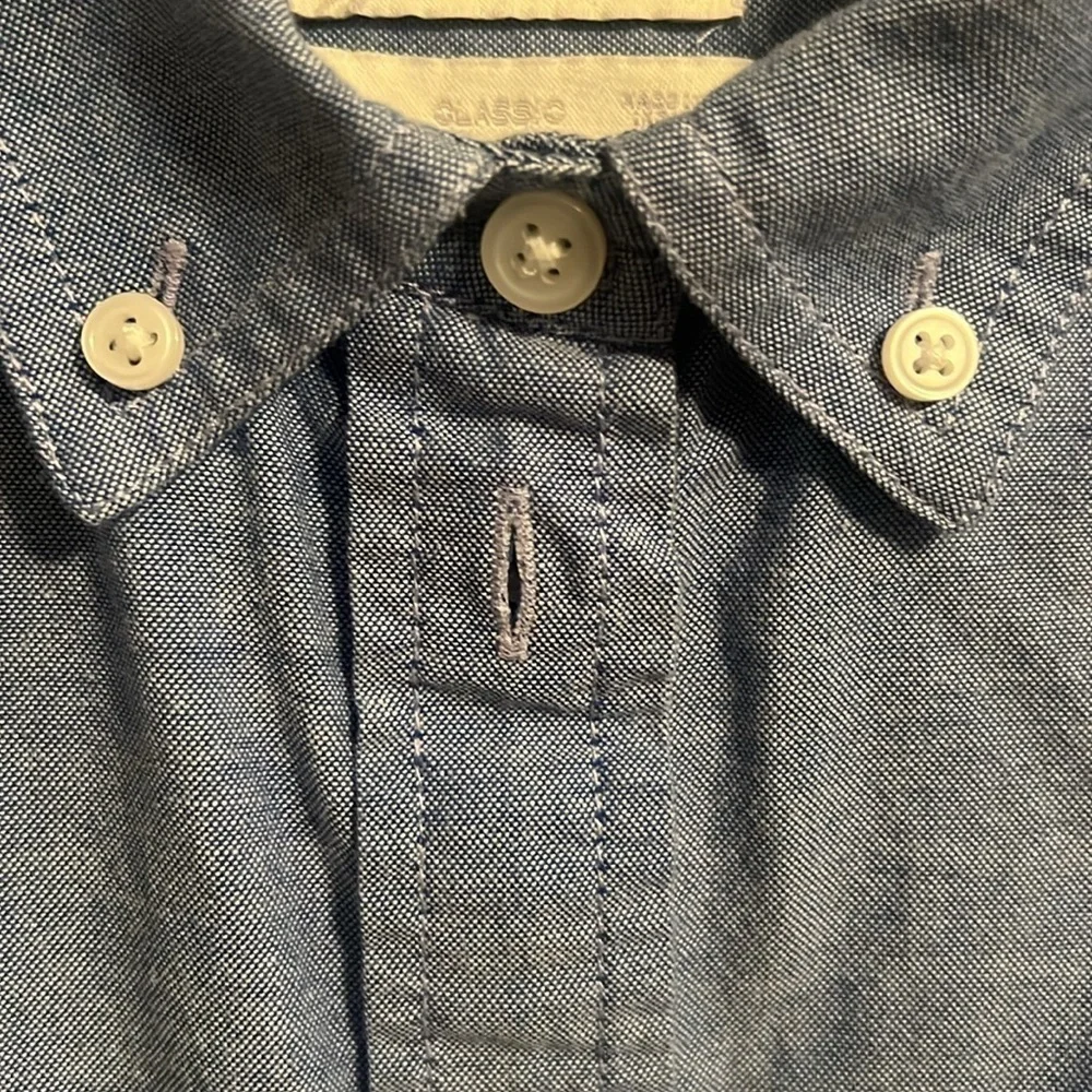 🔘J.Crew Flex Washed Button Up Lightweight Denim Slim And Untucked Vintage